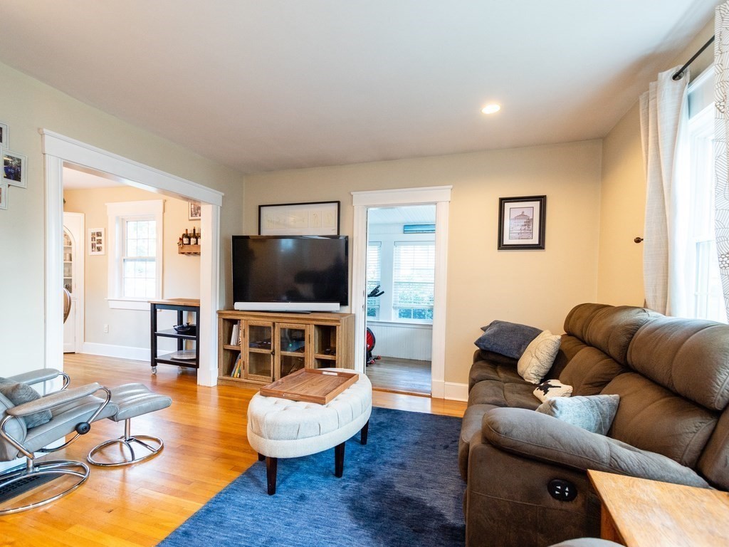 90 Edgehill Road Braintree, MA 02184 - Photo 3 of 39