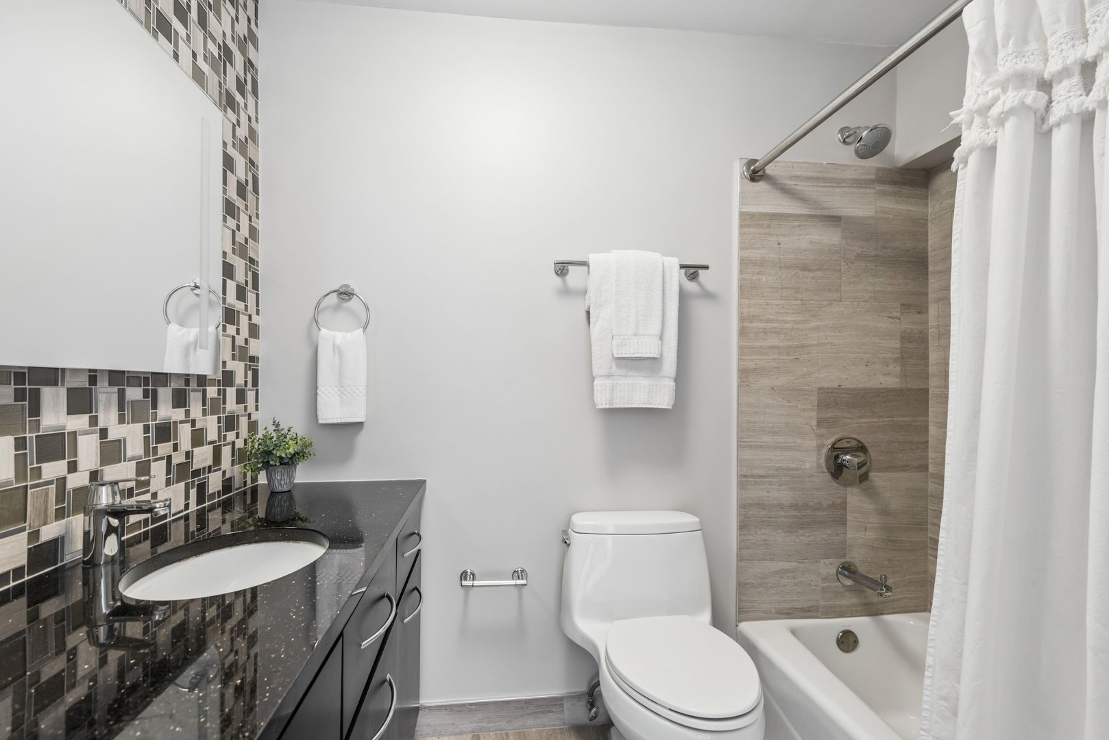 5455 North Sheridan Road, Unit 2803 Chicago, IL 60640 - Photo 15 of 23