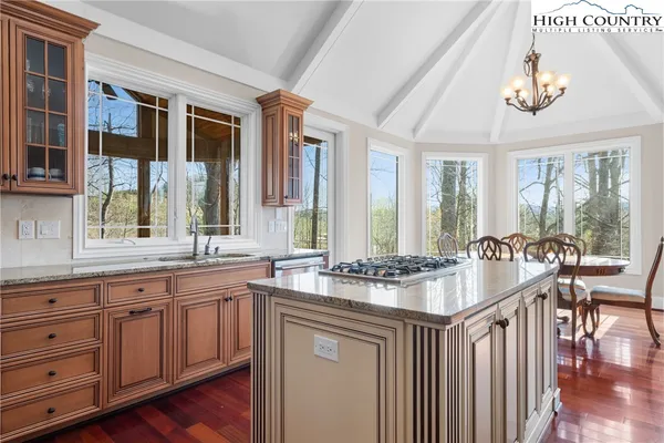 $1,149,000 | 46 North Ridge Lane, Newland, NC 28657