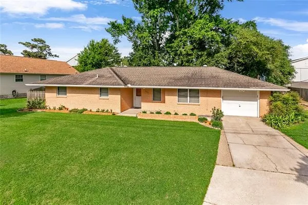 $238,900 | 455 Clayton Drive, Norco, LA 70079