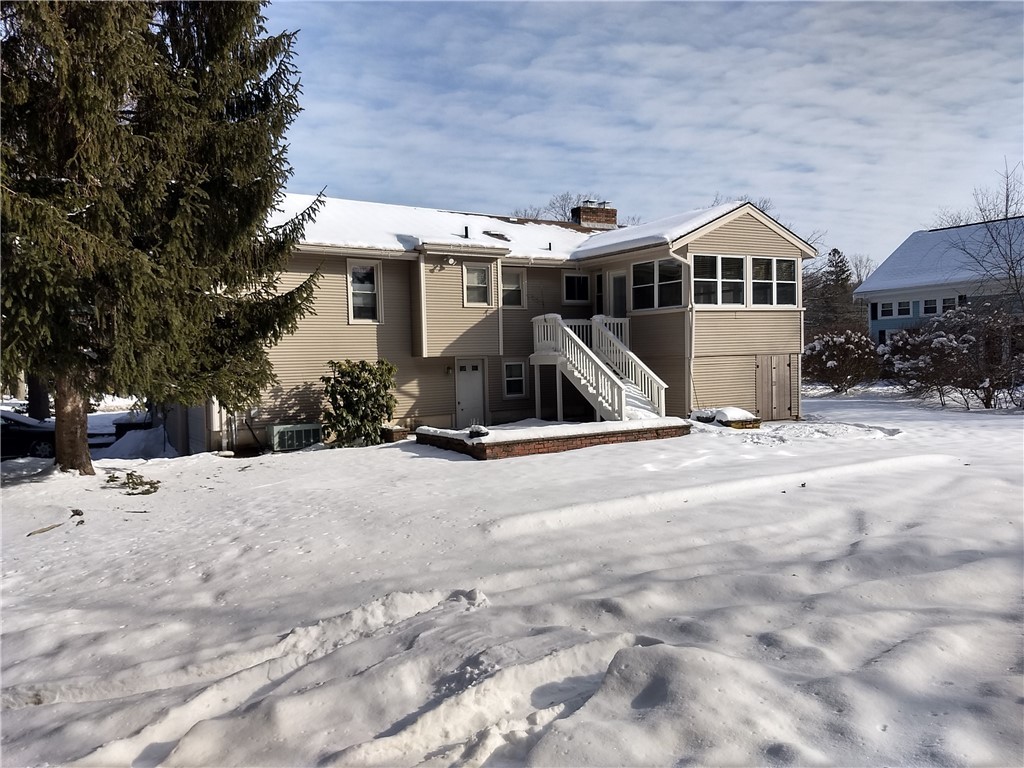 12 Swan Road Smithfield, RI 02917 - Photo 3 of 23