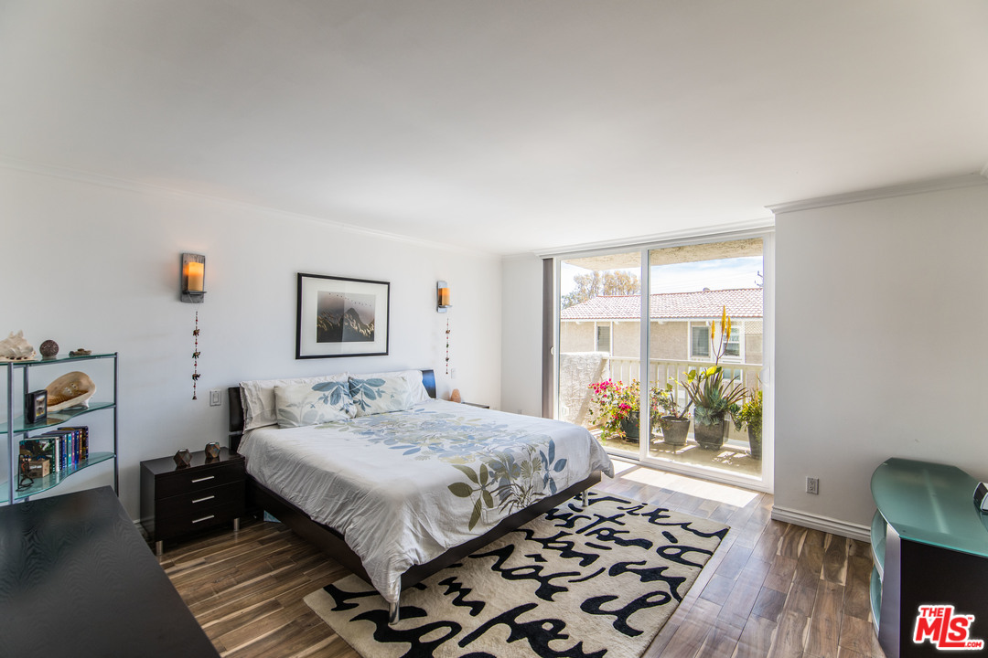 28362 Rey De Copas Lane Malibu, CA 90265 - Photo 11 of 30