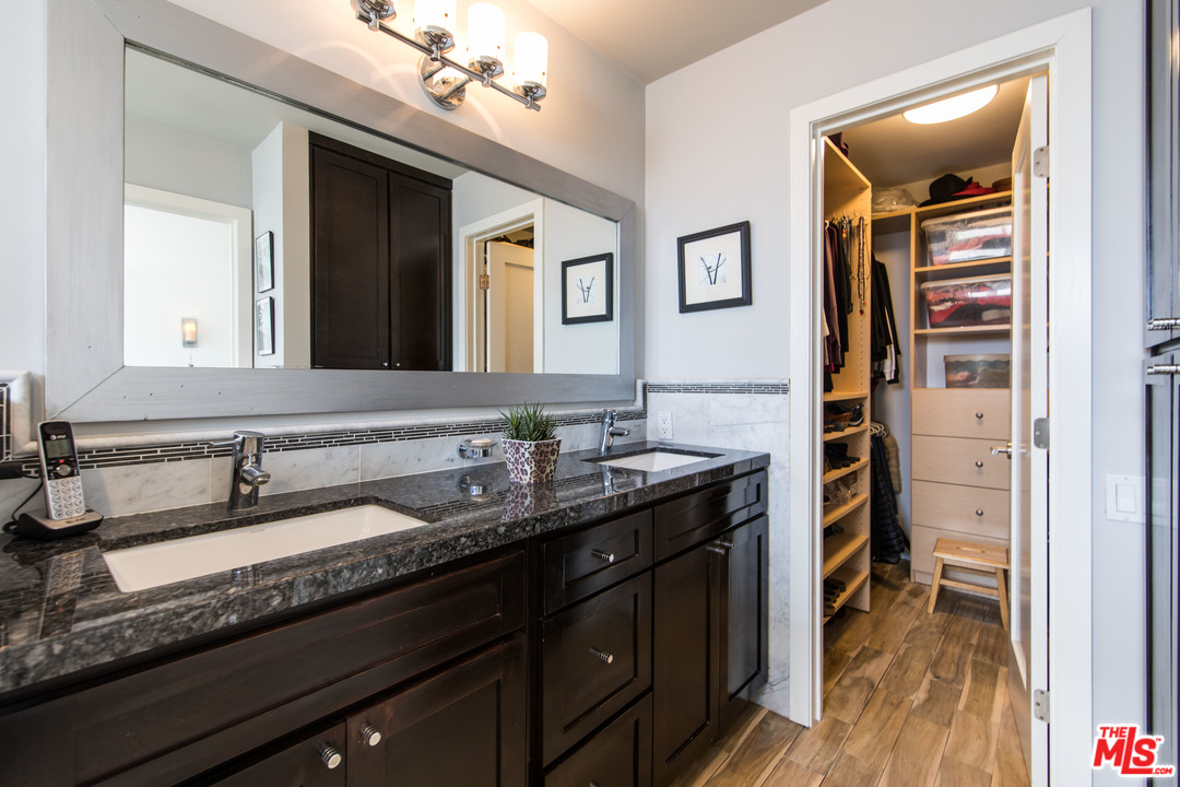 28362 Rey De Copas Lane Malibu, CA 90265 - Photo 13 of 30