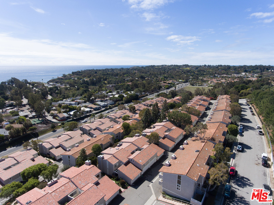28362 Rey De Copas Lane Malibu, CA 90265 - Photo 25 of 30
