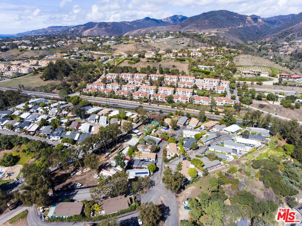 28362 Rey De Copas Lane Malibu, CA 90265 - Photo 28 of 30