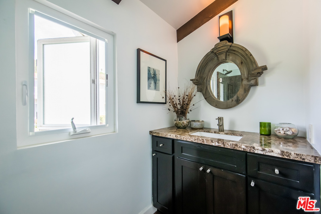 28362 Rey De Copas Lane Malibu, CA 90265 - Photo 9 of 30