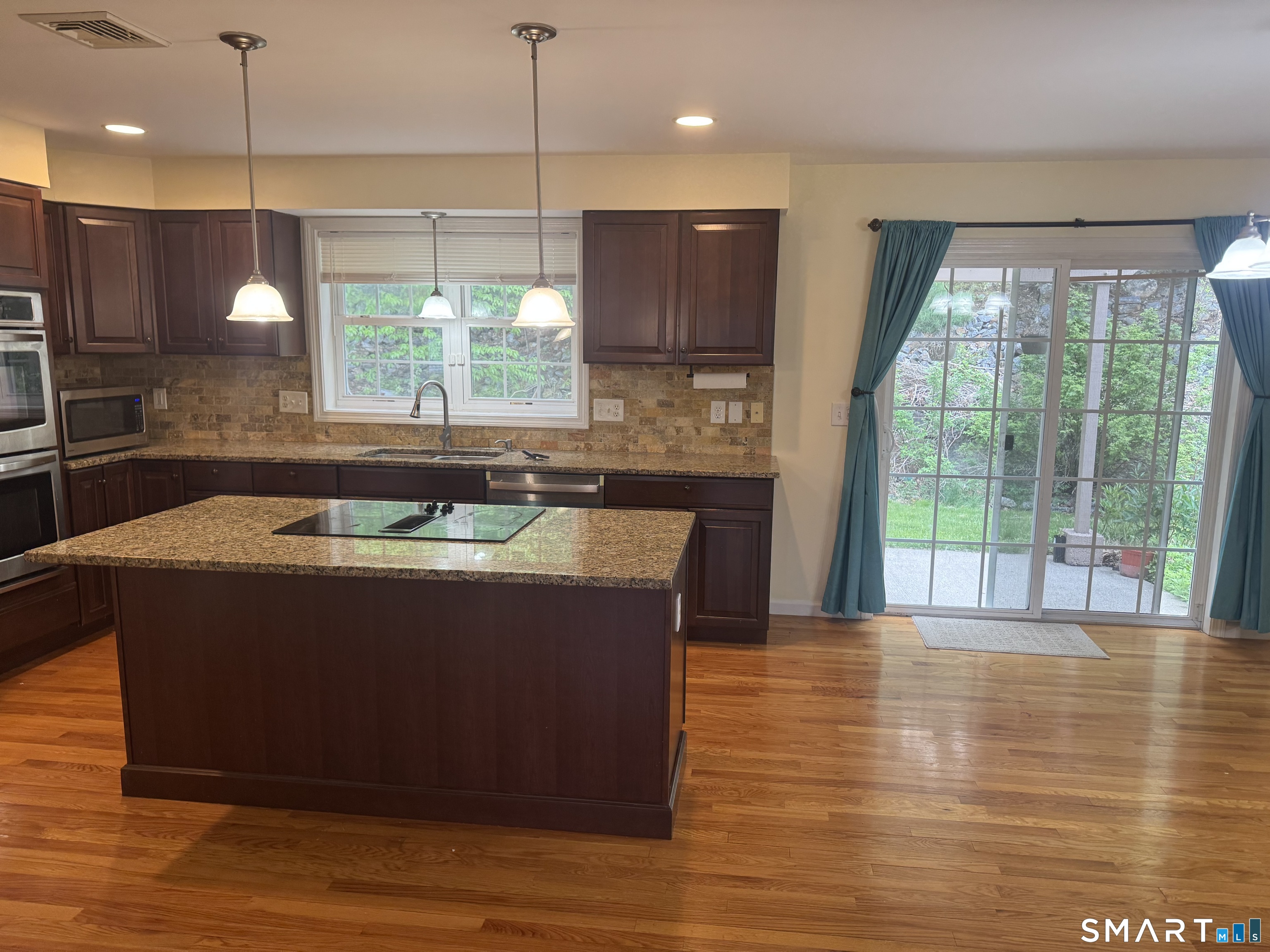 32 Tyler Hill Road Naugatuck, CT 06770 - Photo 5 of 27