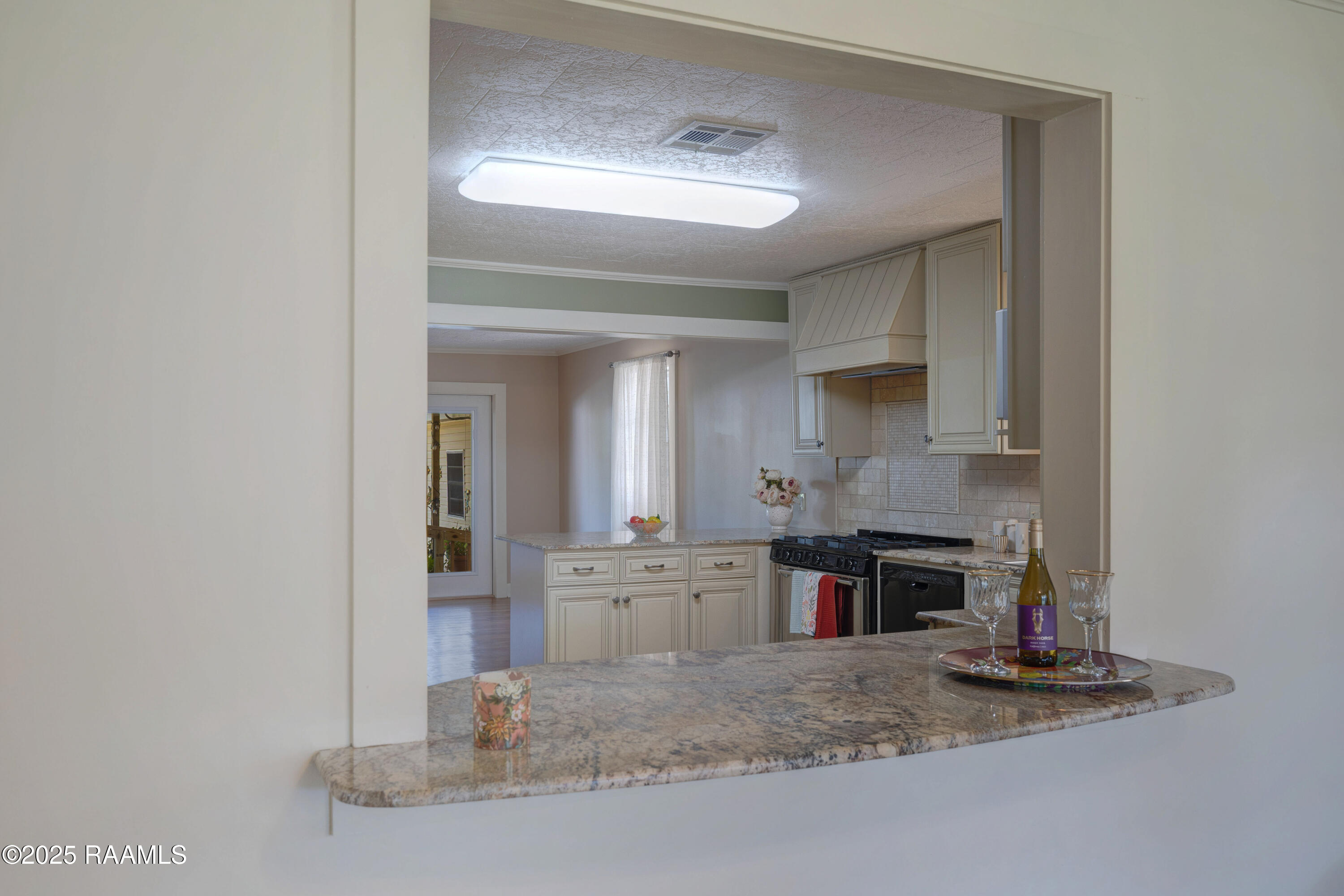 317 Indest Street New Iberia, LA 70563 - Photo 8 of 29 Snackbar Area