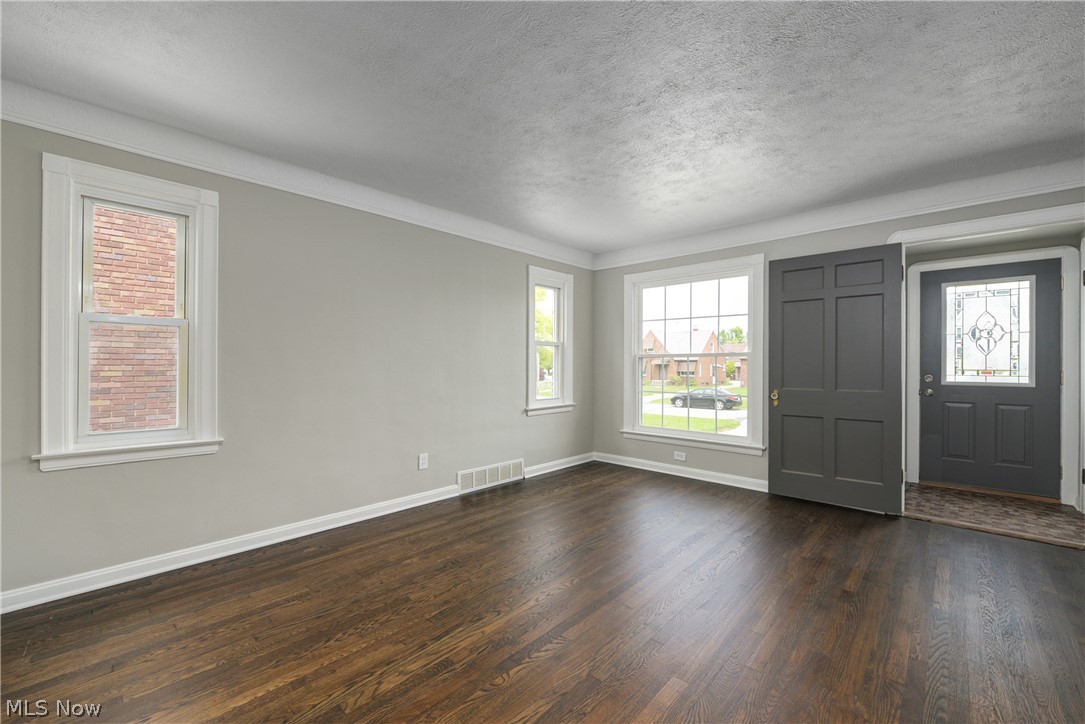 6313 Ackley Road Parma, OH 44129 - Photo 12 of 35 Gallery Image 12