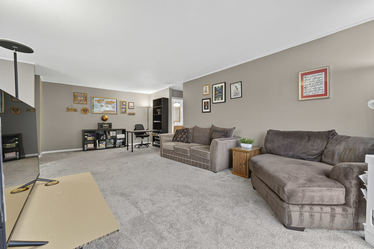 465 Raintree Court, Unit 2B Glen Ellyn, IL 60137 - Photo 8 of 21 Gallery Image 8