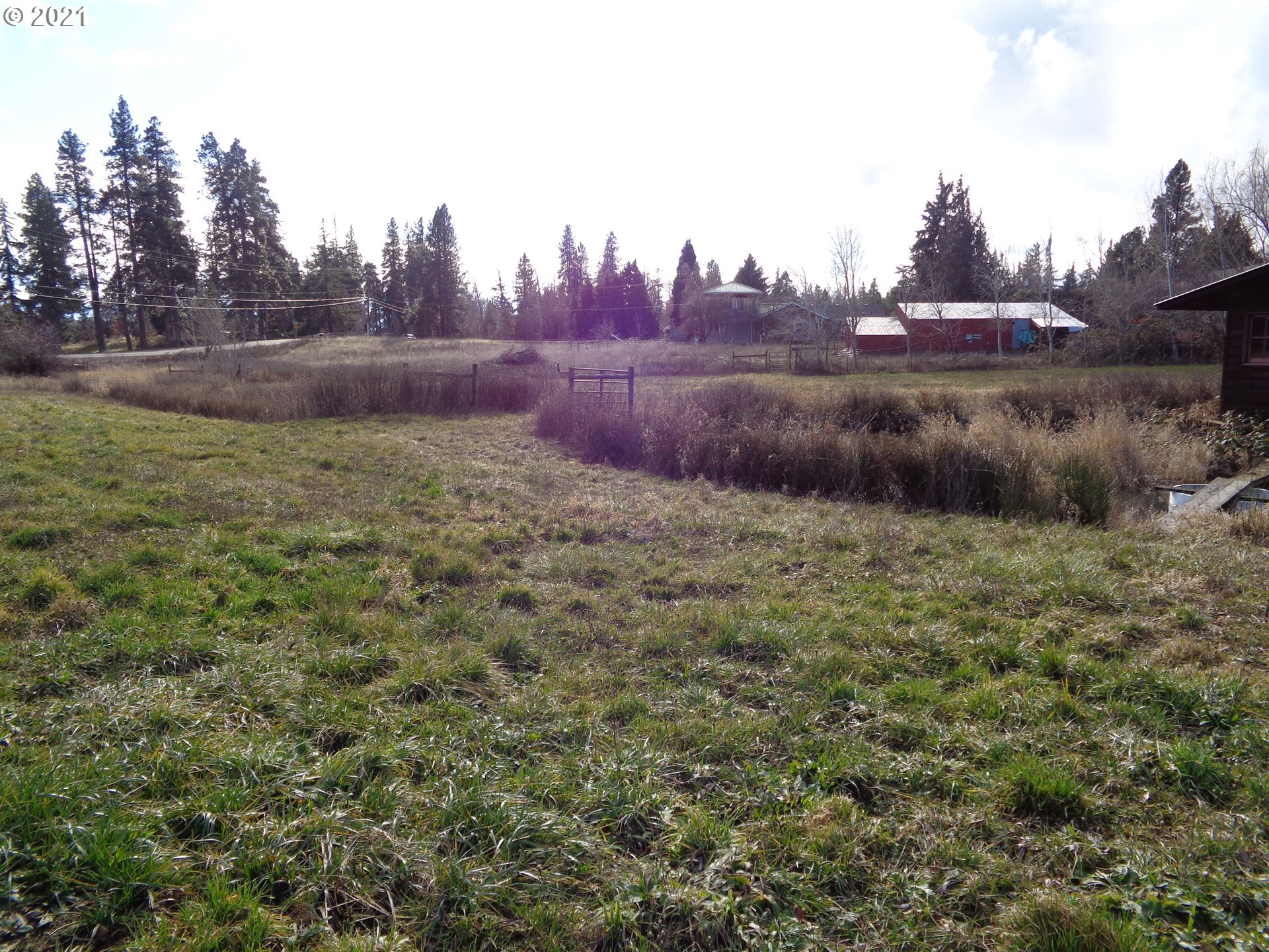 1060 Country Club Road Hood River, OR 97031 - Photo 11 of 21 Gallery Image 11