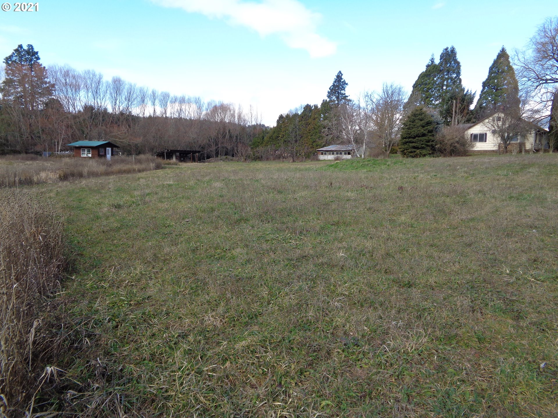 1060 Country Club Road Hood River, OR 97031 - Photo 12 of 21 Gallery Image 12