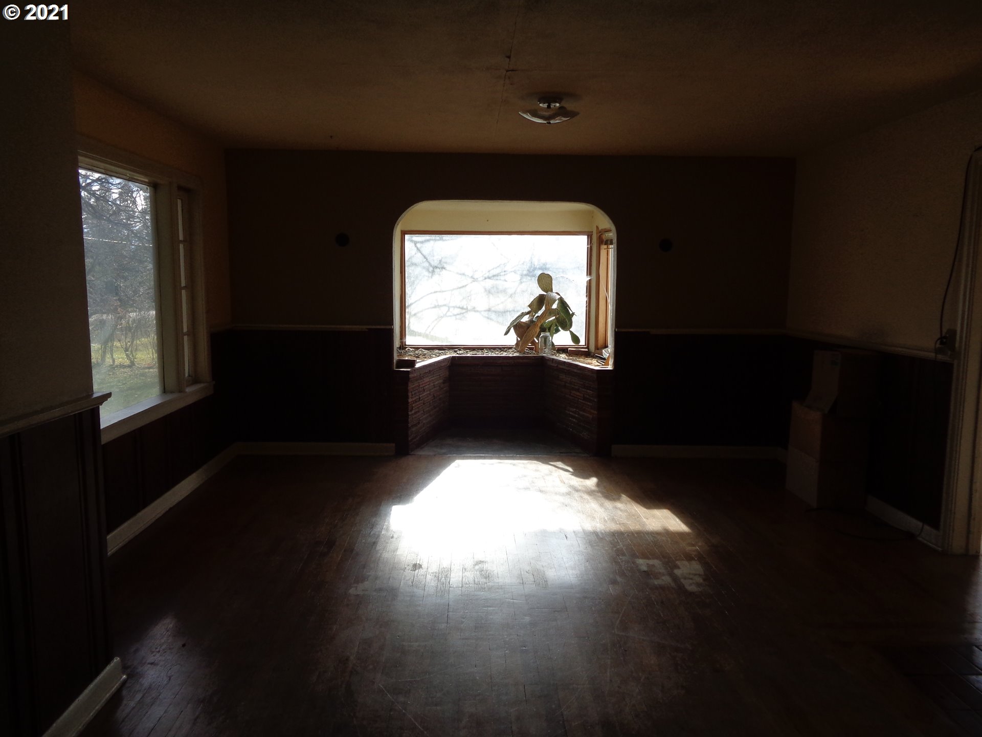 1060 Country Club Road Hood River, OR 97031 - Photo 14 of 21 Gallery Image 14