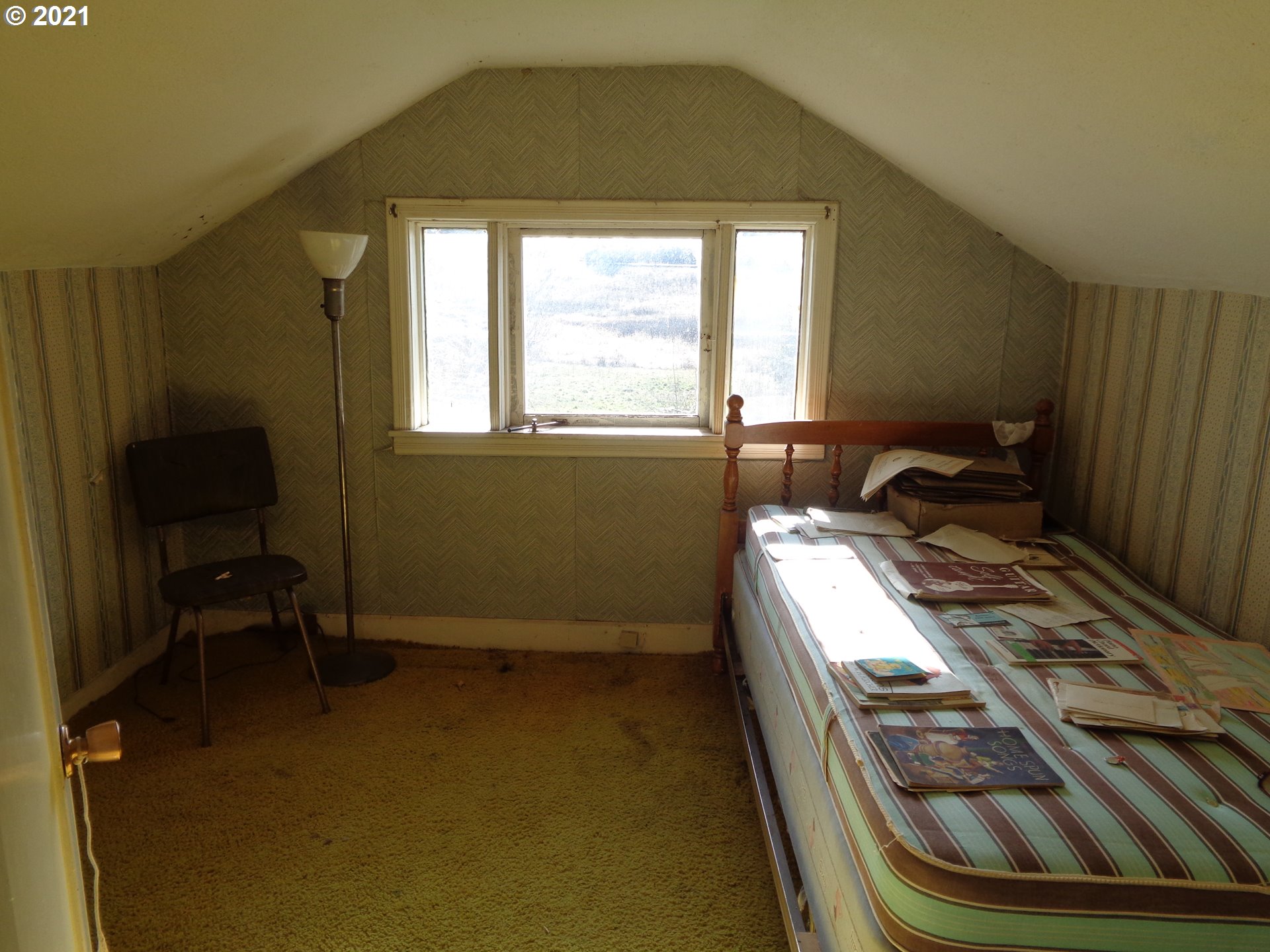1060 Country Club Road Hood River, OR 97031 - Photo 19 of 21 Gallery Image 19