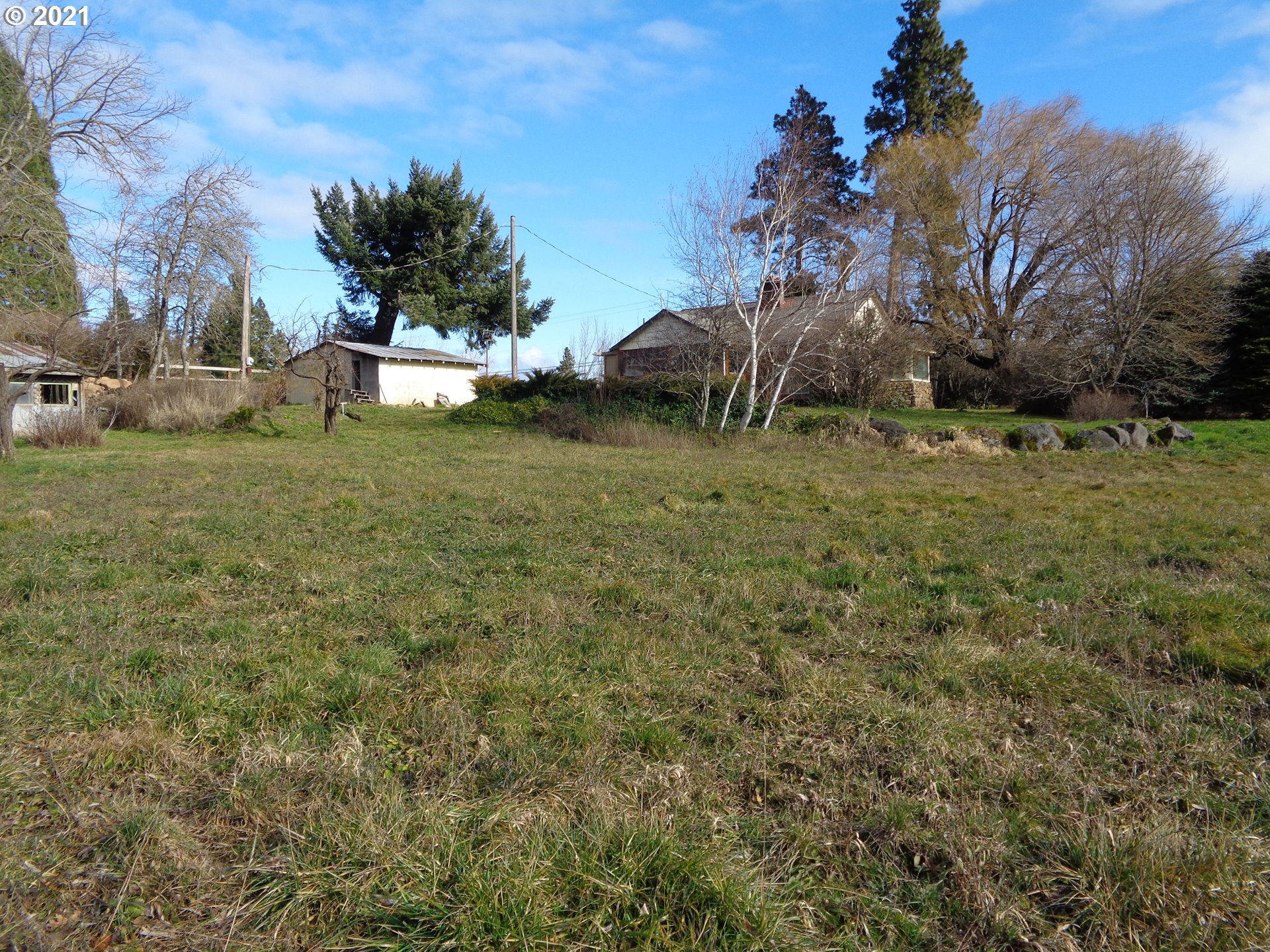 1060 Country Club Road Hood River, OR 97031 - Photo 9 of 21 Gallery Image 9