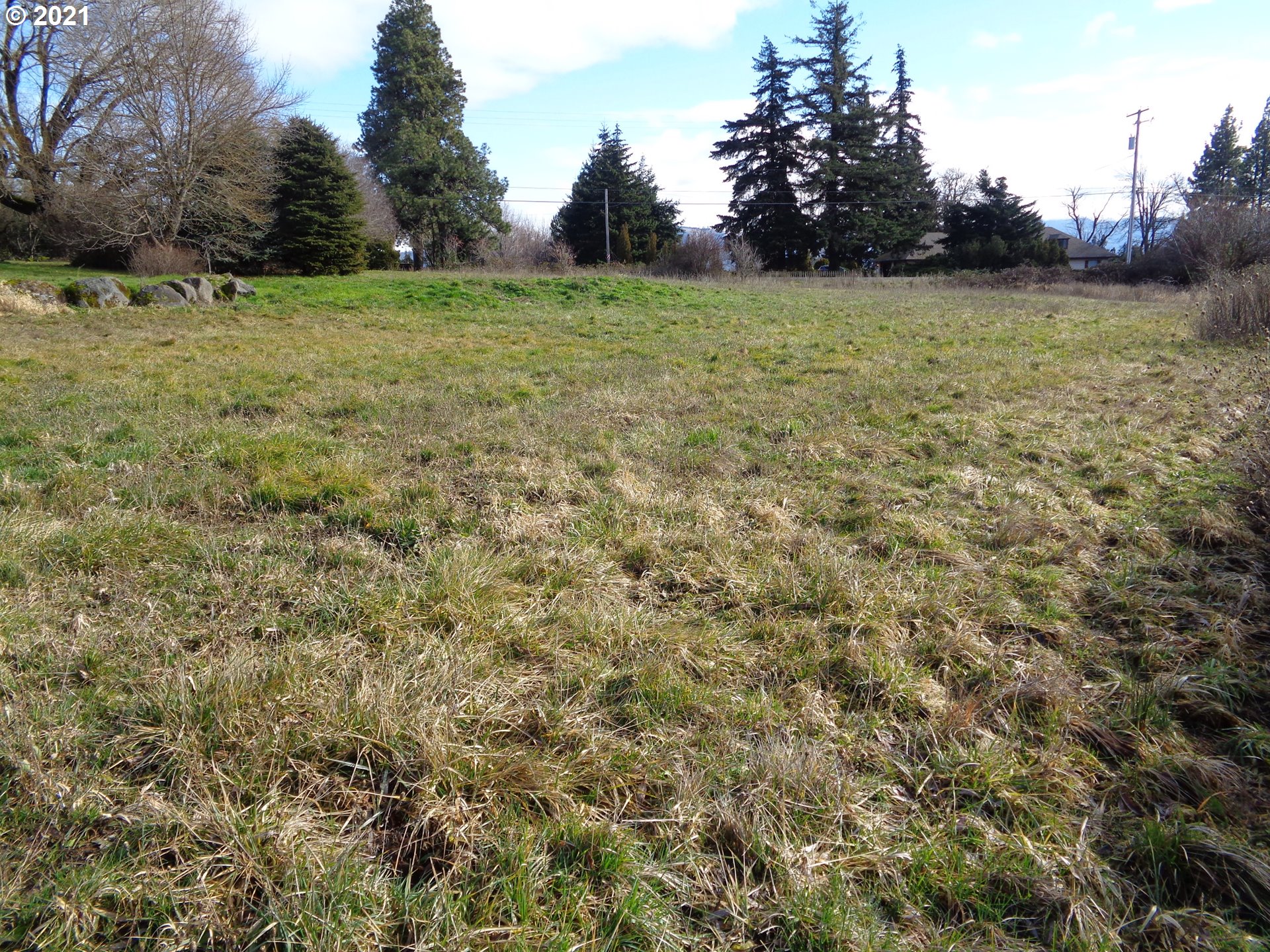 1060 Country Club Road Hood River, OR 97031 - Photo 10 of 21 Gallery Image 10