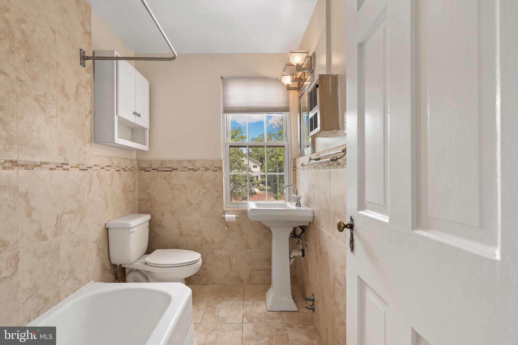 205 East Glebe Road, Unit E Alexandria, VA 22305 - Photo 17 of 20