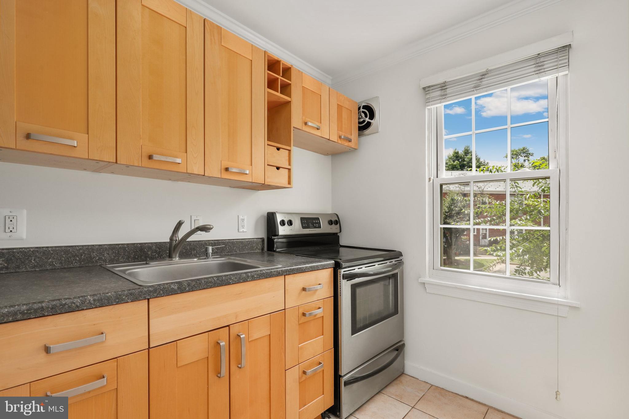 205 East Glebe Road, Unit E Alexandria, VA 22305 - Photo 7 of 20