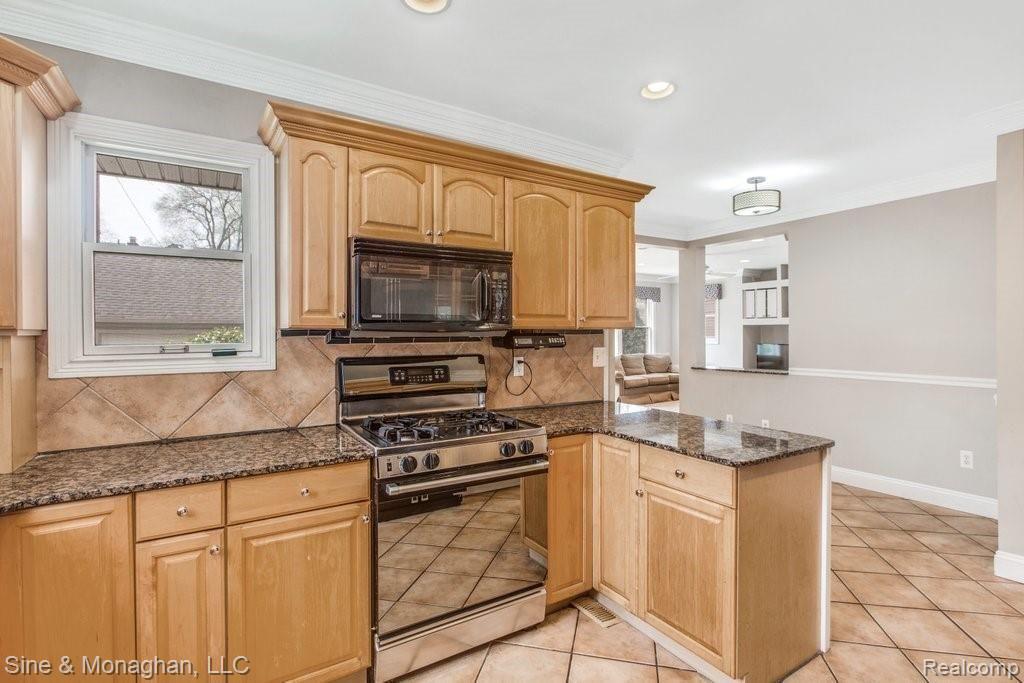 267 McMillan Road Grosse Pointe, MI 48236 - Photo 11 of 46 6D9A0183.jpg-SMALL