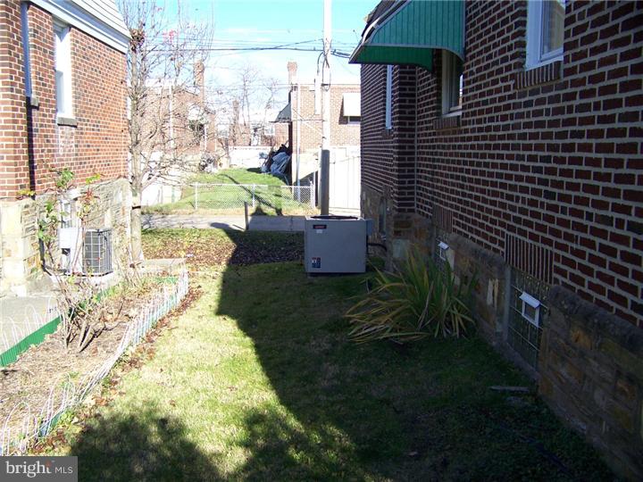 2805 Rhawn Street Philadelphia, PA 19152 - Photo 3 of 9 Exterior Side