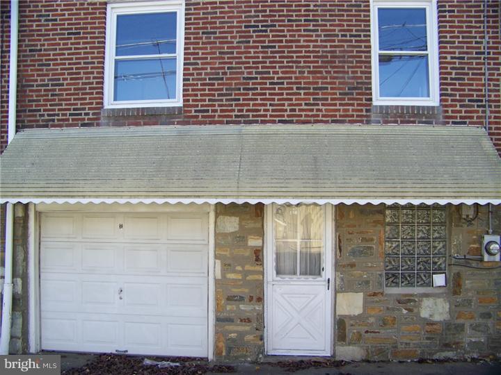 2805 Rhawn Street Philadelphia, PA 19152 - Photo 4 of 9 Exterior Back