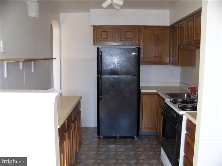 2805 Rhawn Street Philadelphia, PA 19152 - Photo 8 of 9 Kitchen