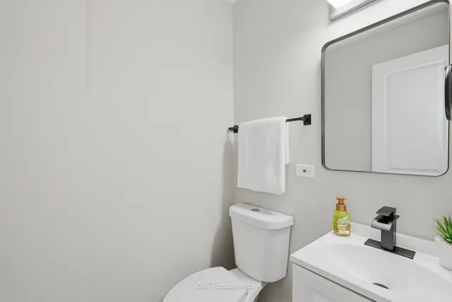 $169,900 | 1104 West 87th Street, Unit B, Chicago, IL 60620