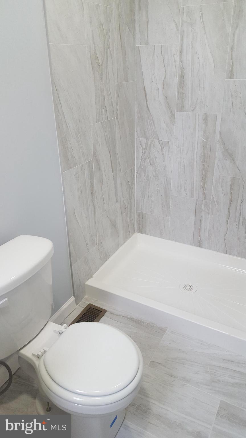 1804 Ashley Road Philadelphia, PA 19126 - Photo 35 of 43 Master Bathroom
