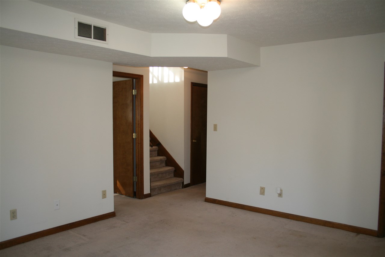 4270 North Maple Grove Road Bloomington, IN 47404 - Photo 14 of 31