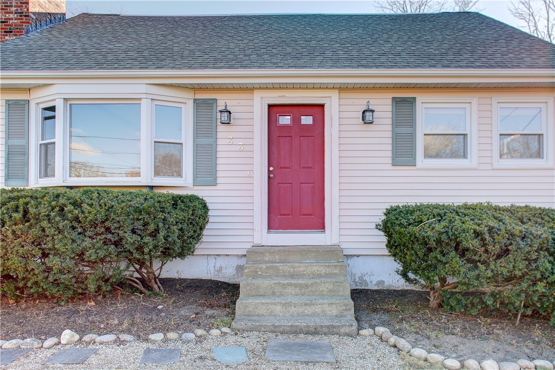 33 Ridgeway Drive Warren, RI 02885 - Photo 3 of 41 Gallery Image 3