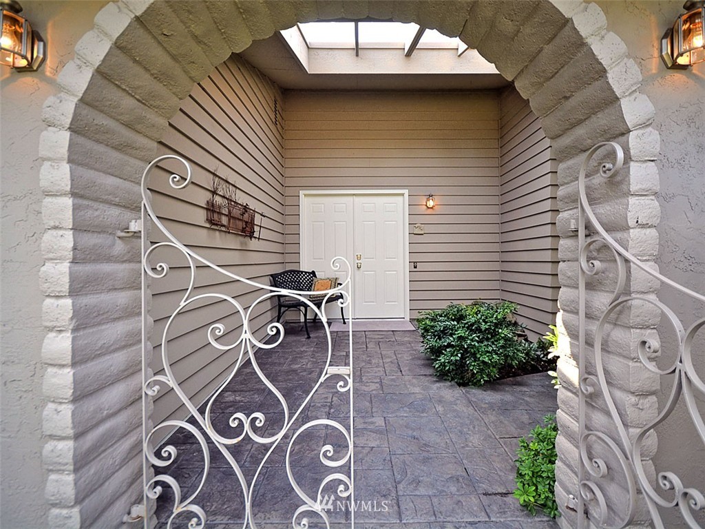 8943 Northeast 192nd Place Bothell, WA 98011 - Photo 2 of 24 Gallery Image 2
