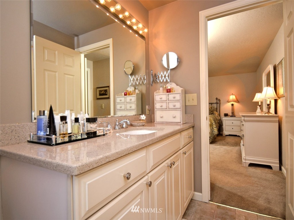 8943 Northeast 192nd Place Bothell, WA 98011 - Photo 13 of 24 Gallery Image 13