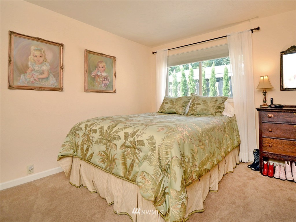 8943 Northeast 192nd Place Bothell, WA 98011 - Photo 16 of 24 Gallery Image 16