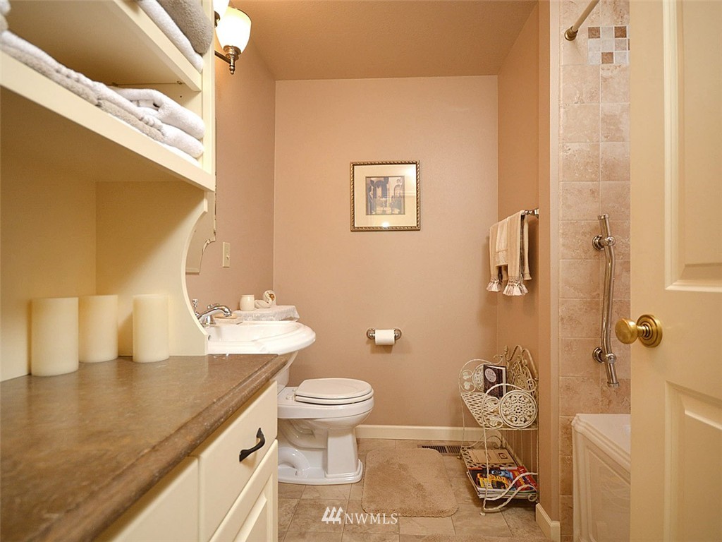8943 Northeast 192nd Place Bothell, WA 98011 - Photo 17 of 24 Gallery Image 17