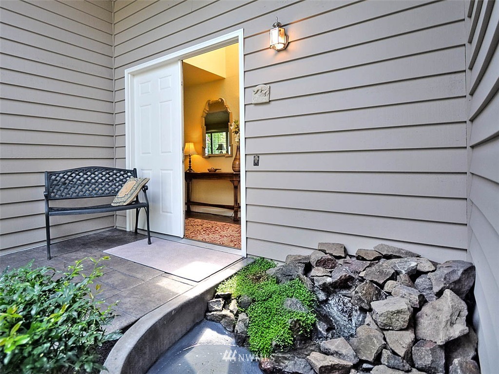 8943 Northeast 192nd Place Bothell, WA 98011 - Photo 3 of 24 Gallery Image 3