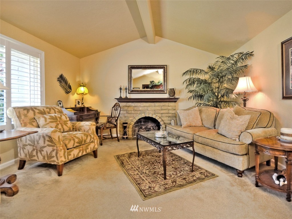 8943 Northeast 192nd Place Bothell, WA 98011 - Photo 5 of 24 Gallery Image 5