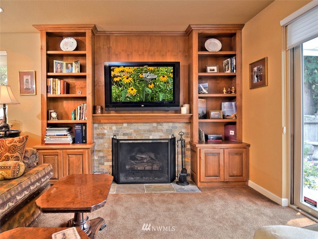 8943 Northeast 192nd Place Bothell, WA 98011 - Photo 7 of 24 Gallery Image 7