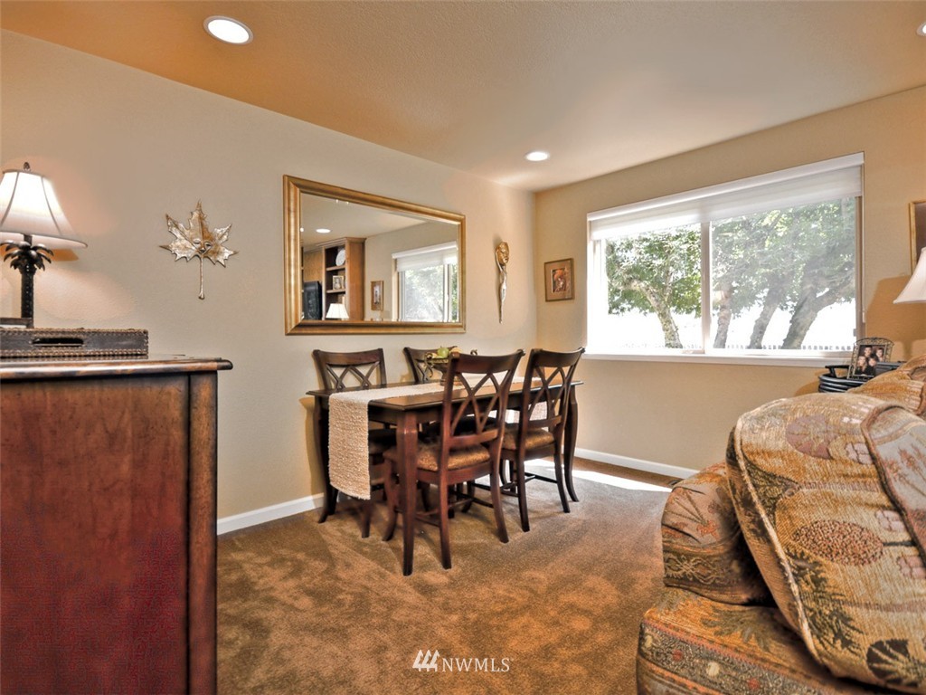 8943 Northeast 192nd Place Bothell, WA 98011 - Photo 9 of 24 Gallery Image 9
