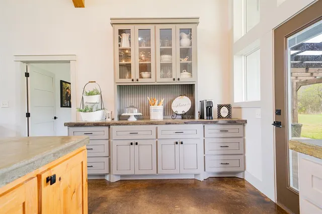 $879,900 | 3382 County Road 4990, Winnsboro, TX 75494