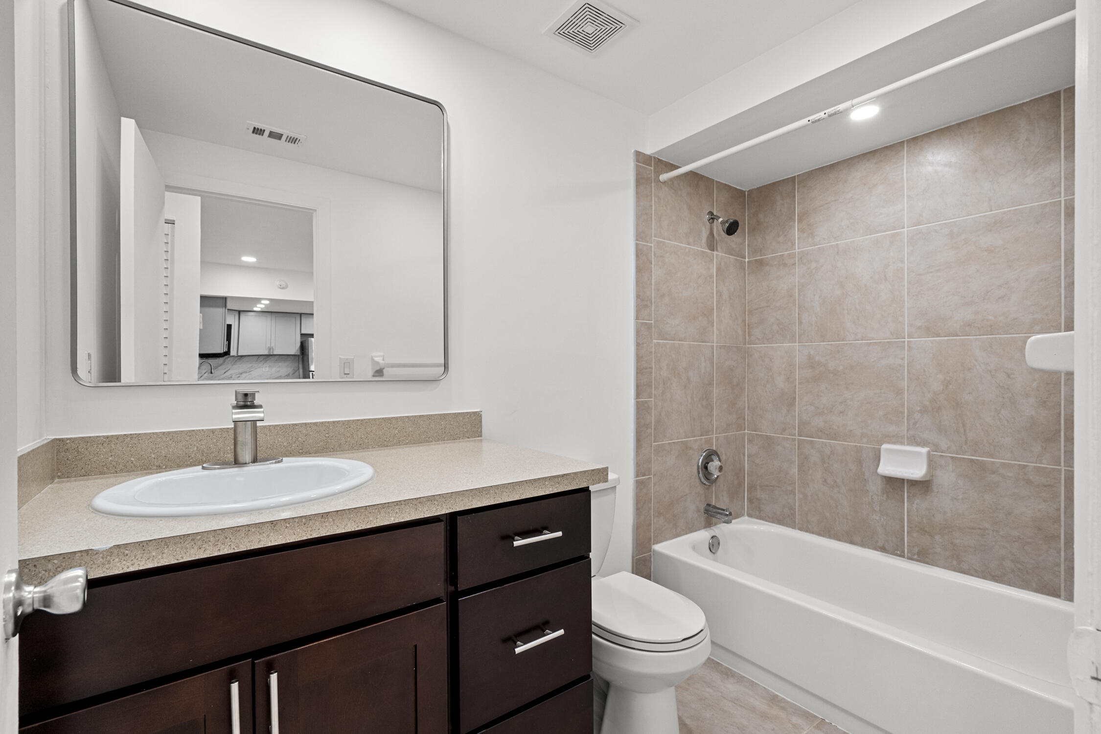 490 Northwest 20th Street, Unit 3060 Boca Raton, FL 33431 - Photo 8 of 21 DSC08031