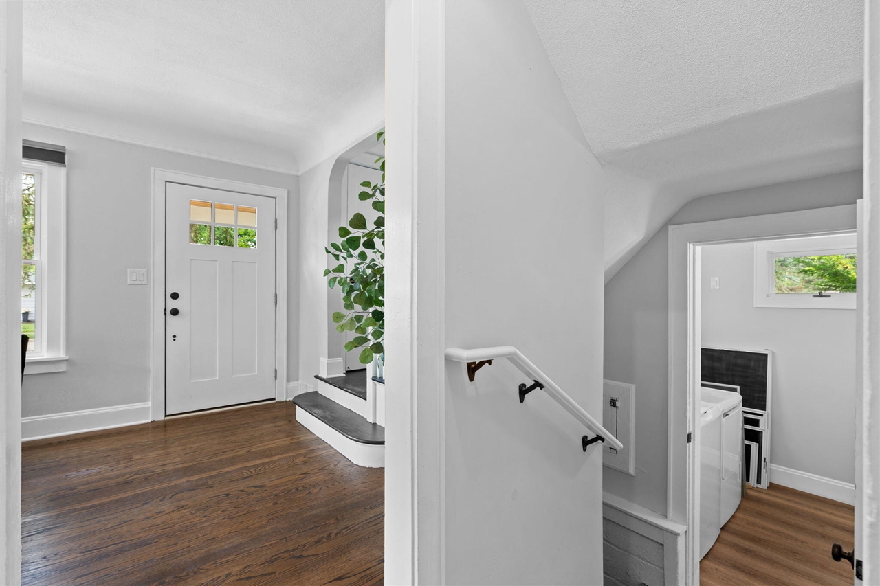 2050 Camelot Road Ann Arbor, MI 48104 - Photo 17 of 67
