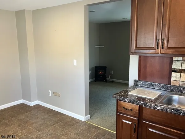 $1,200 | 1230 Highway 23, Wantage, NJ 07461