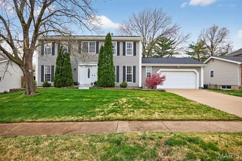 $489,000 | 323 Oakleigh Woods Drive, Ballwin, MO 63011