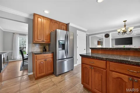 $489,000 | 323 Oakleigh Woods Drive, Ballwin, MO 63011