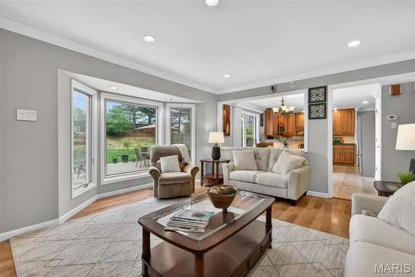 $489,000 | 323 Oakleigh Woods Drive, Ballwin, MO 63011