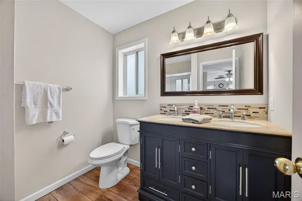 $489,000 | 323 Oakleigh Woods Drive, Ballwin, MO 63011