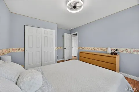 $489,000 | 323 Oakleigh Woods Drive, Ballwin, MO 63011