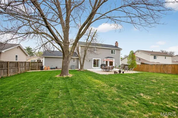 $489,000 | 323 Oakleigh Woods Drive, Ballwin, MO 63011