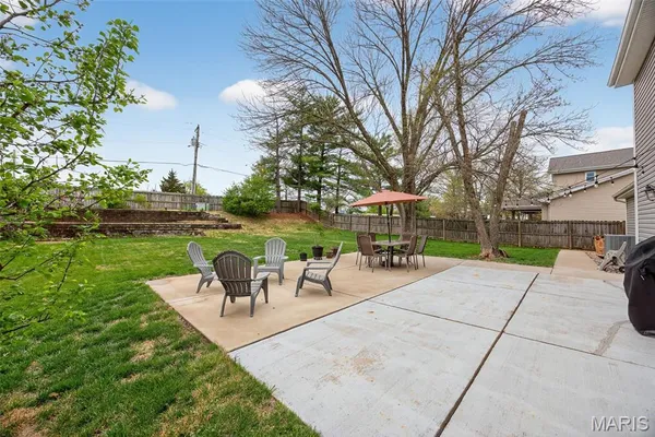 $489,000 | 323 Oakleigh Woods Drive, Ballwin, MO 63011