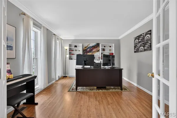 $489,000 | 323 Oakleigh Woods Drive, Ballwin, MO 63011